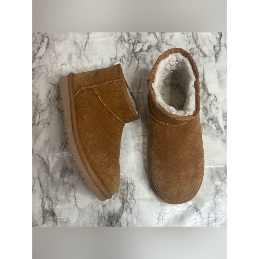 Koolaburra by Ugg Chestnut Suede Shearling Ankle short boots winter 8.5 brown
